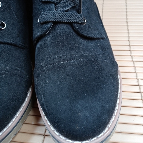 Tommy Hilfiger women's black suede faux fur trim lace boots. Sz 9M. 150.6pm - Picture 5 of 11